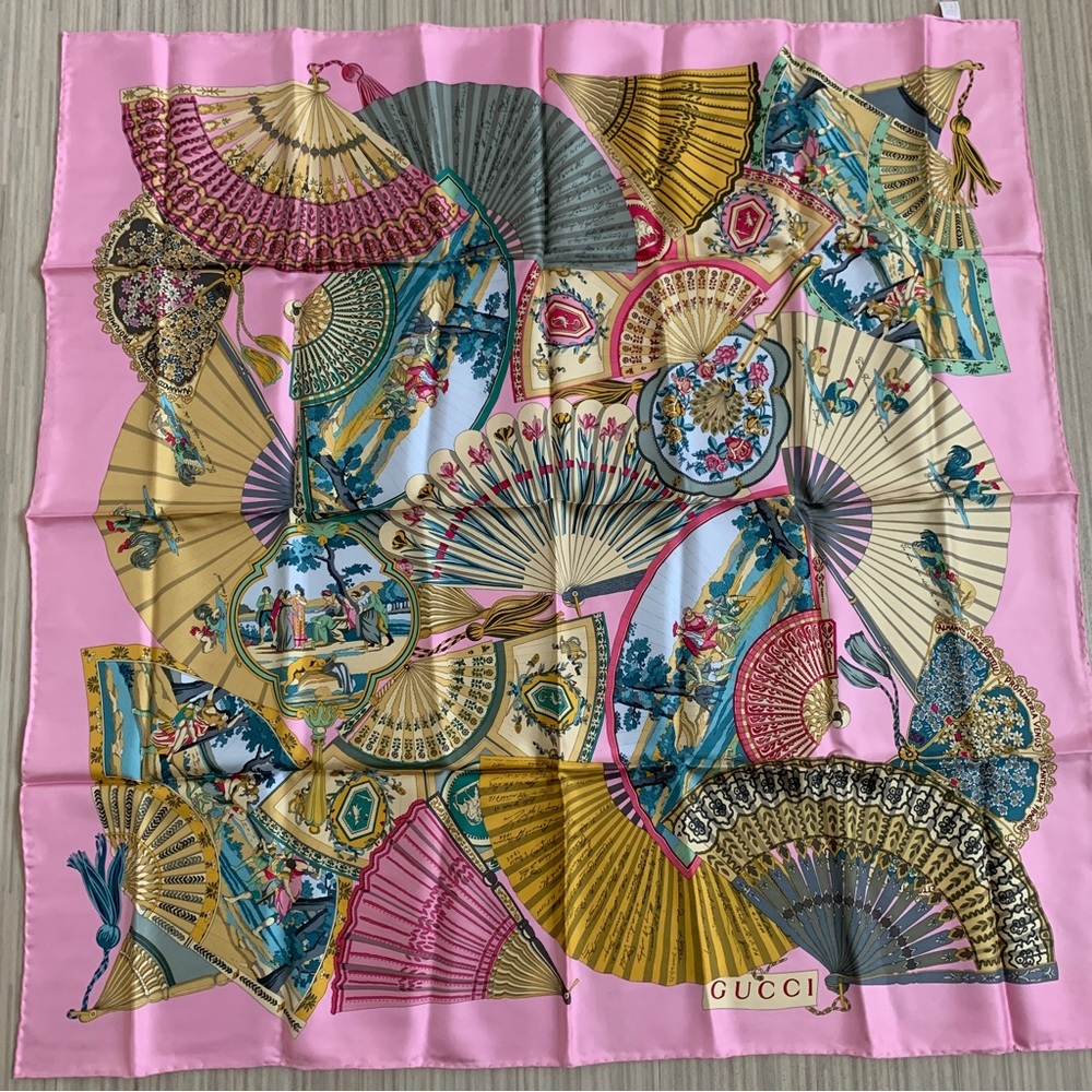 Authentic Gucci Vintage Scarf 90cm Pink Eastern Fans Excellent Condition Silk - Picture 1 of 8